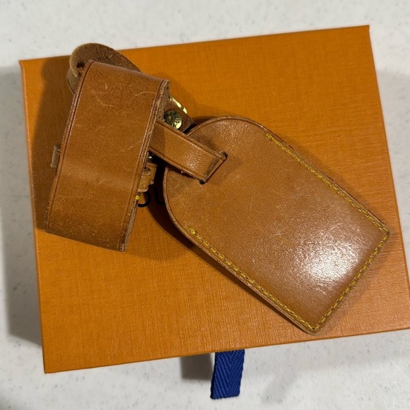 Louis Vuitton Luggage Tag Authentic - Picture 2 of 9